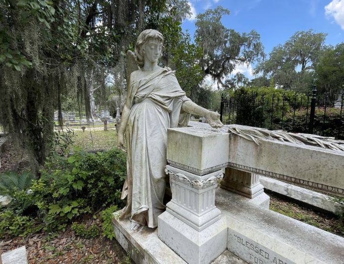 Tombs of Savannah: Bonaventure Cemetery Experience Experience Photo 3