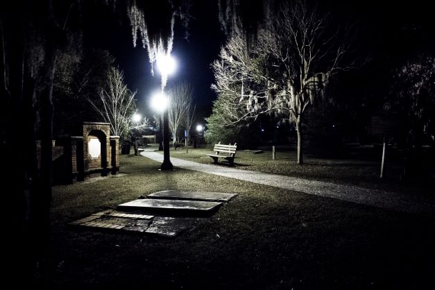 Savannah Colonial Park Cemetery Tour Experience Photo 3